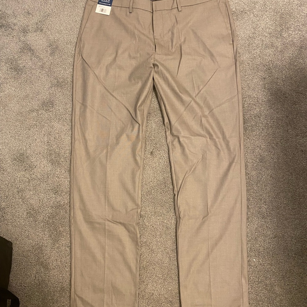 Haggar Men's Khaki Chinos